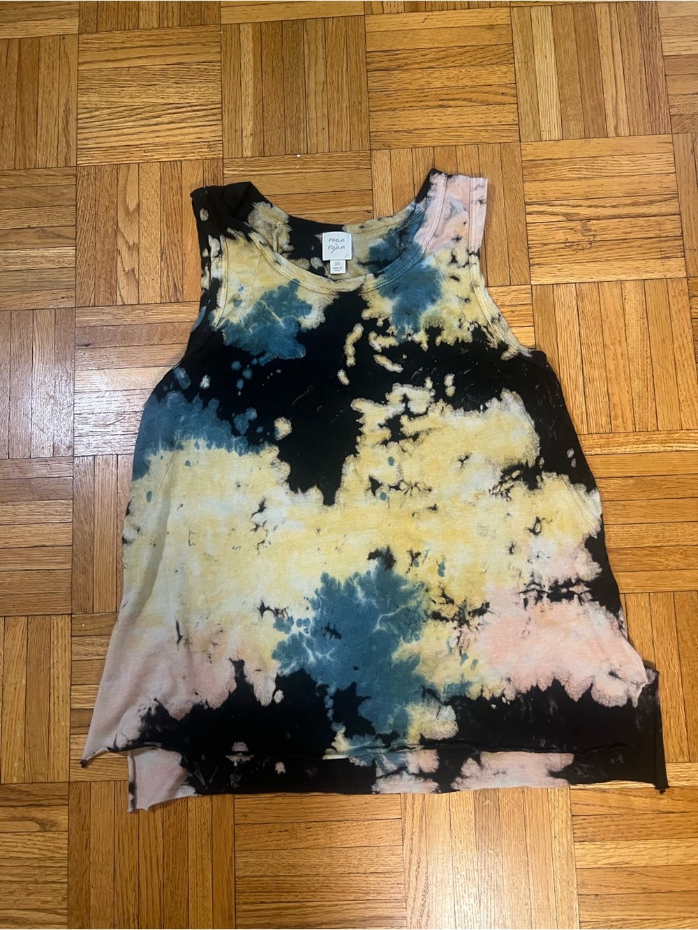 Funky Vibes in this Roan & Ryan Tie-Dye Sleeveless Tank Top - size XS